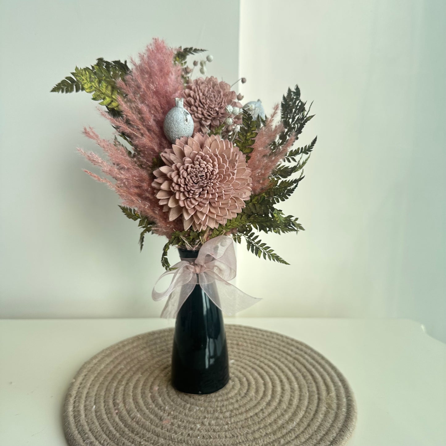 Rosewood Dream Bunch In Black Vase