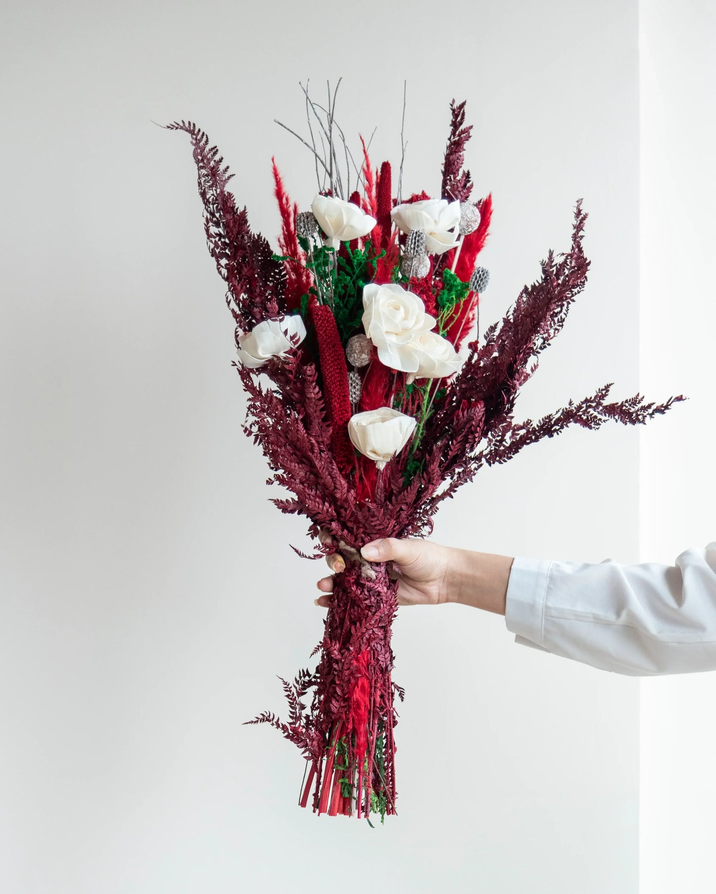 Aurelia Bunch in the Retro B&W Metal Vase