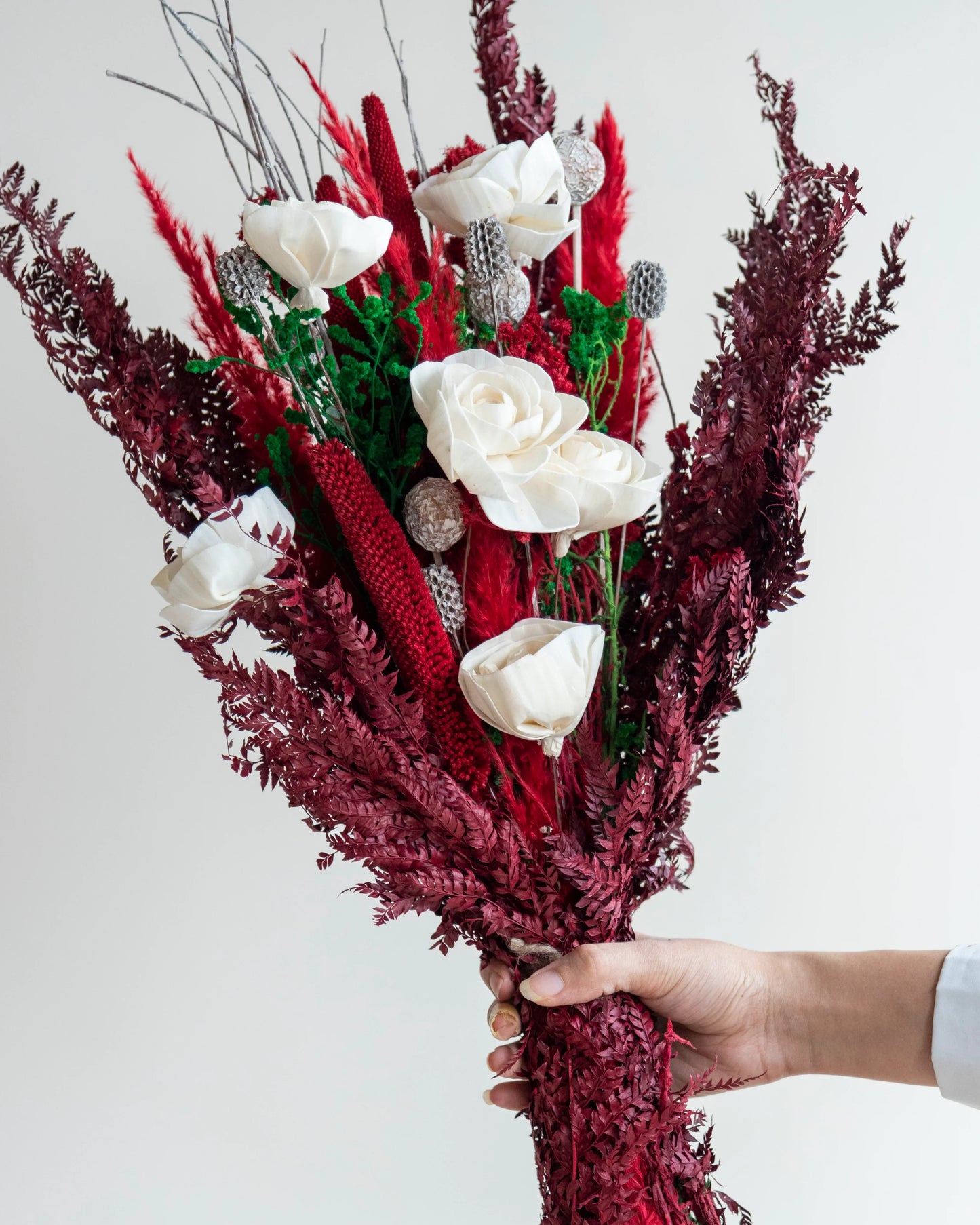 Aurelia Bunch in the Retro B&W Metal Vase