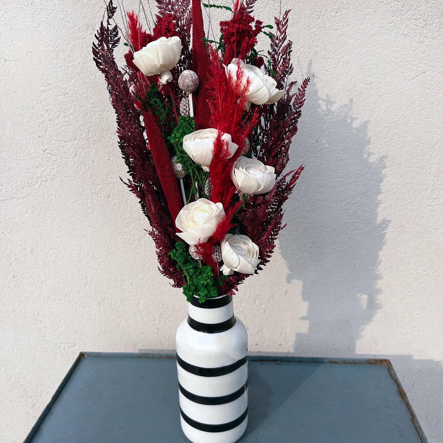 Aurelia Bunch in the Retro B&W Metal Vase